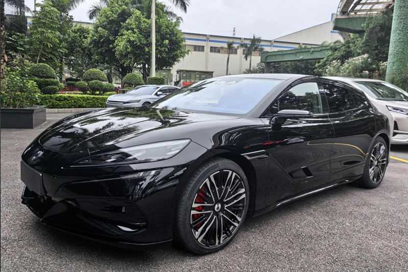 Ang Denza Z9 GT Black Warrior Edition ay Inihayag na may Pakiramdam sa Pakikipaglaban