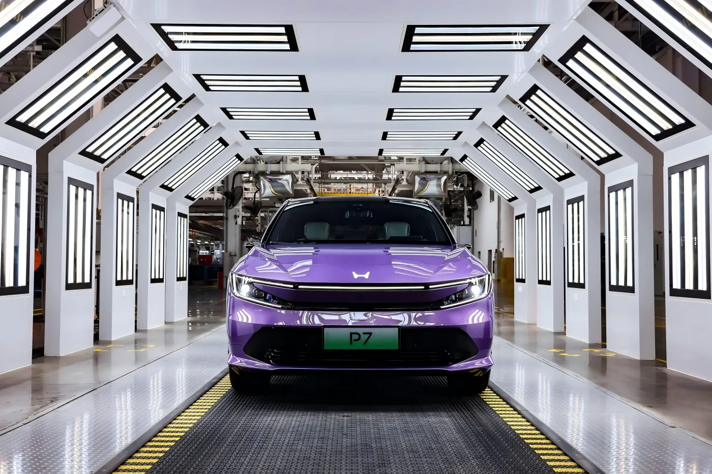 Ang GAC Honda P7 ay opisyal na gumulong sa linya ng produksyon. Ito ay nakaposisyon bilang isang mid-size na SUV at inaasahang ilulunsad ang dalawang higit pang mga de-koryenteng sasakyan sa hinaharap.
