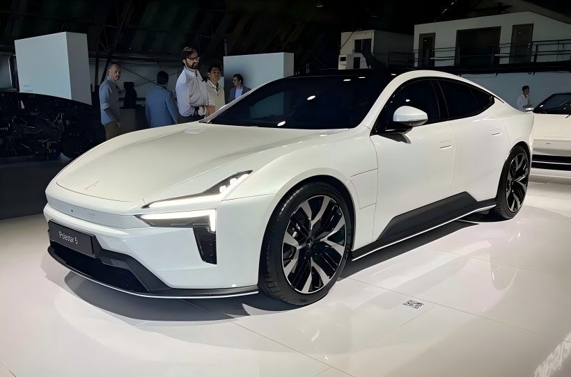 Ang Polestar 5, na may maximum na output ng kuryente ng 884 horsepower, ay gagawa ng opisyal na pasinaya nito sa Munich International Motor Show noong Setyembre.